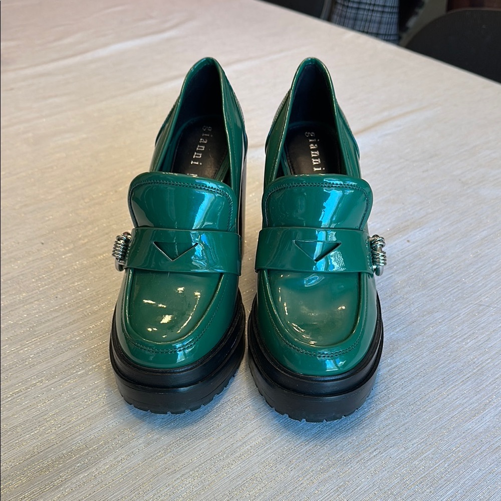 Gianni Bini Green and Black Platform Loafers